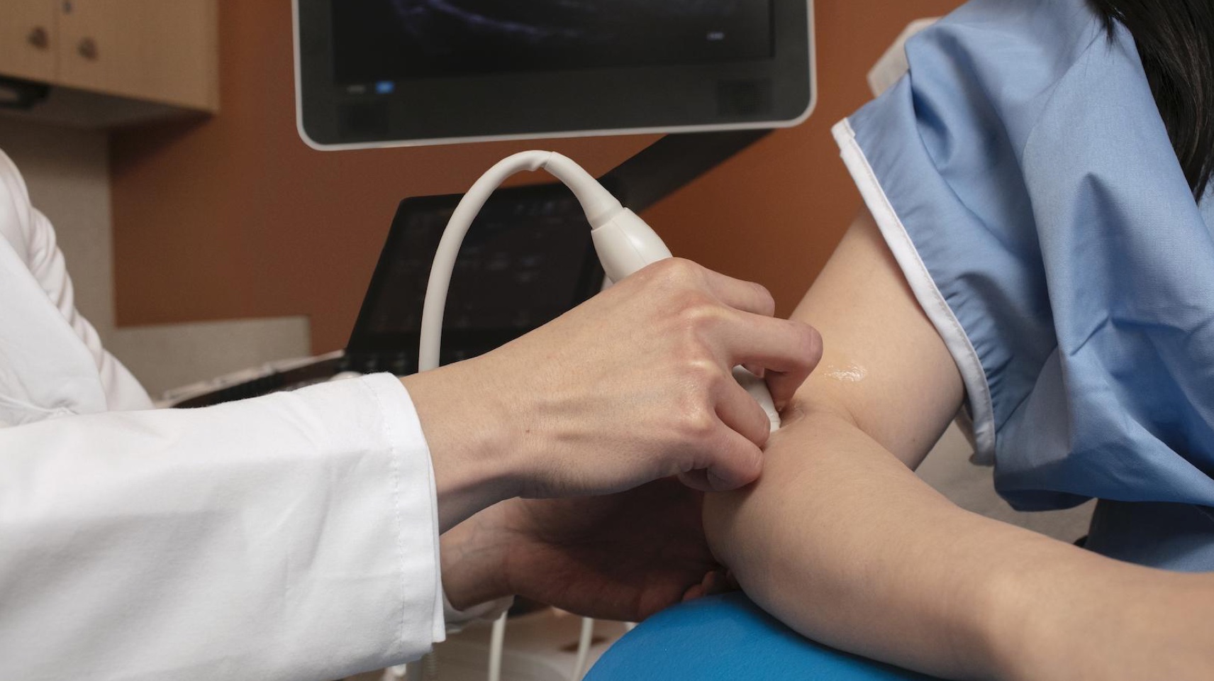 Playing video games can cause extreme shoulder and elbow pain - West Coast  Orthopedics